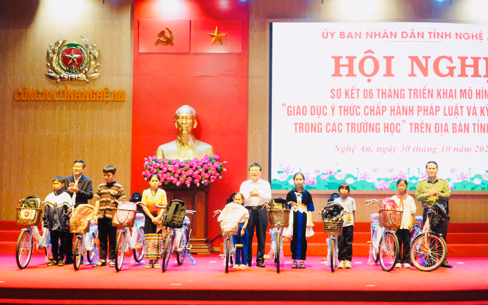 Tỉnh Nghệ An: Sơ kết 6 tháng triển khai mô hình “Giáo dục ý thức chấp hành pháp luật và kỹ năng sống trong các trường học”. -0