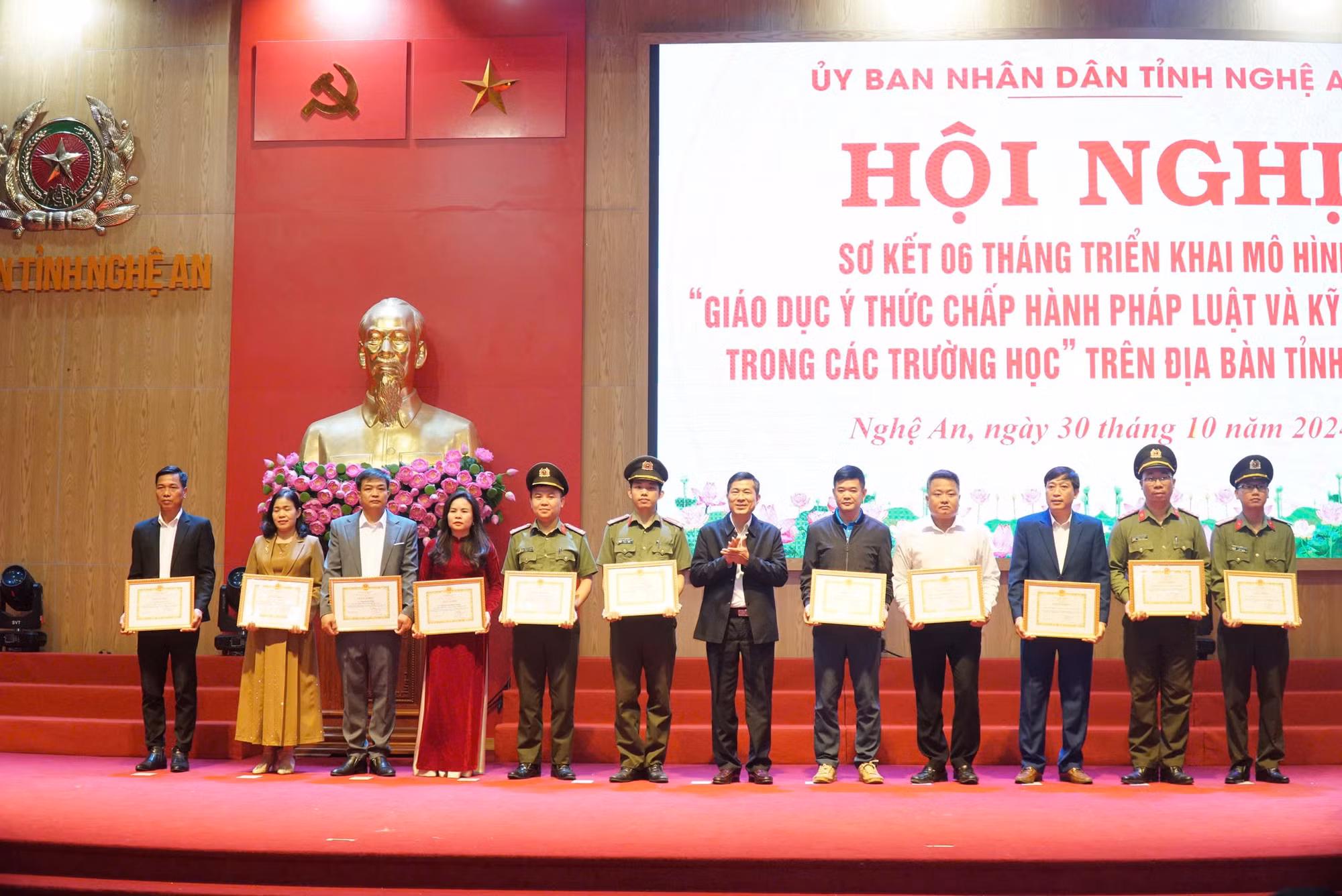 Tỉnh Nghệ An: Sơ kết 6 tháng triển khai mô hình “Giáo dục ý thức chấp hành pháp luật và kỹ năng sống trong các trường học”. -0