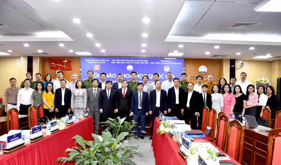 Đẩy mạnh chuyển đổi số trong công tác tư tưởng, lý luận đáp ứng tốt hơn yêu cầu, nhiệm vụ -0
