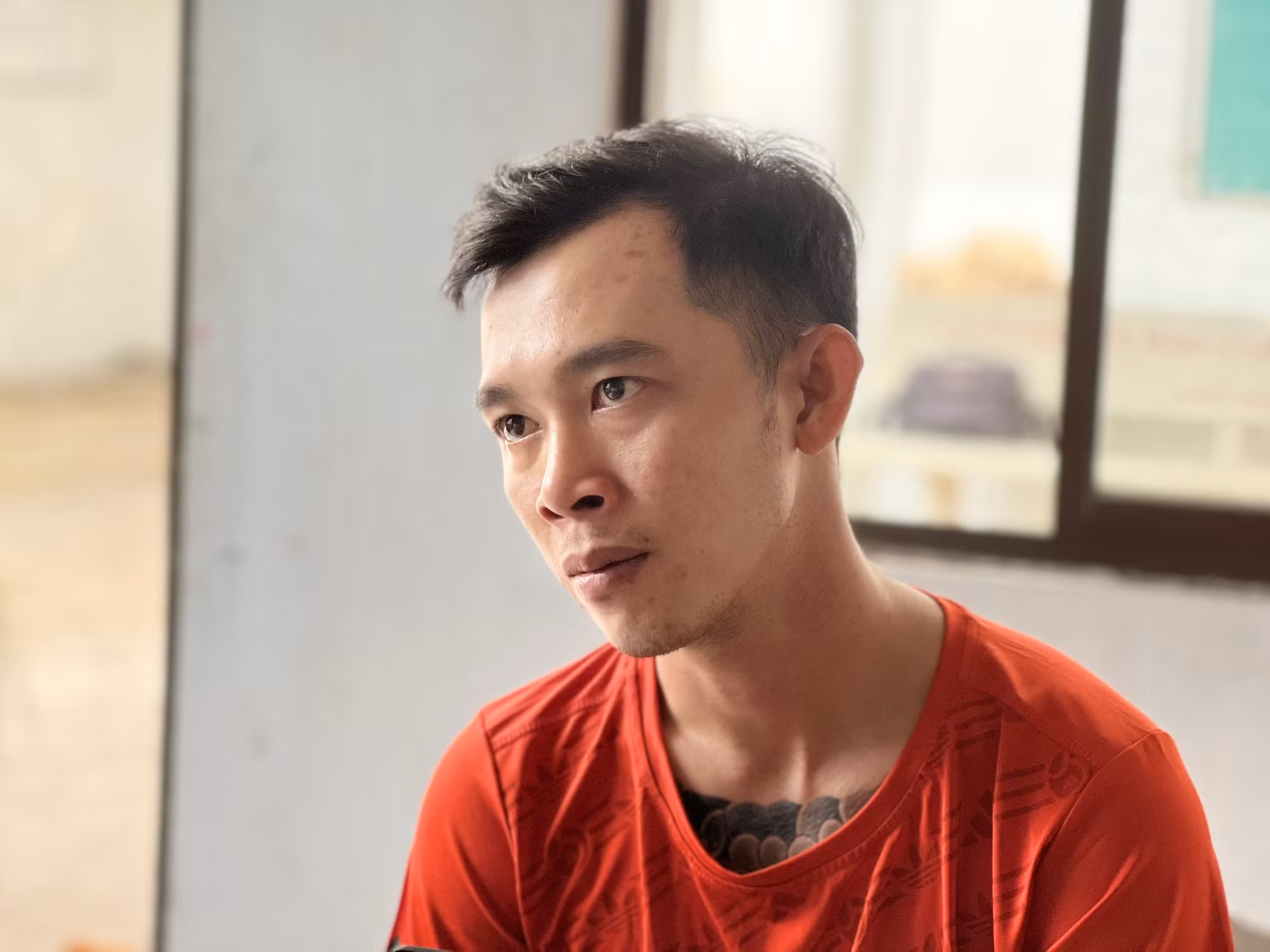 Thanh niên đổ xăng đốt người phụ nữ có mâu thuẫn tiền hụi với mẹ mình -0