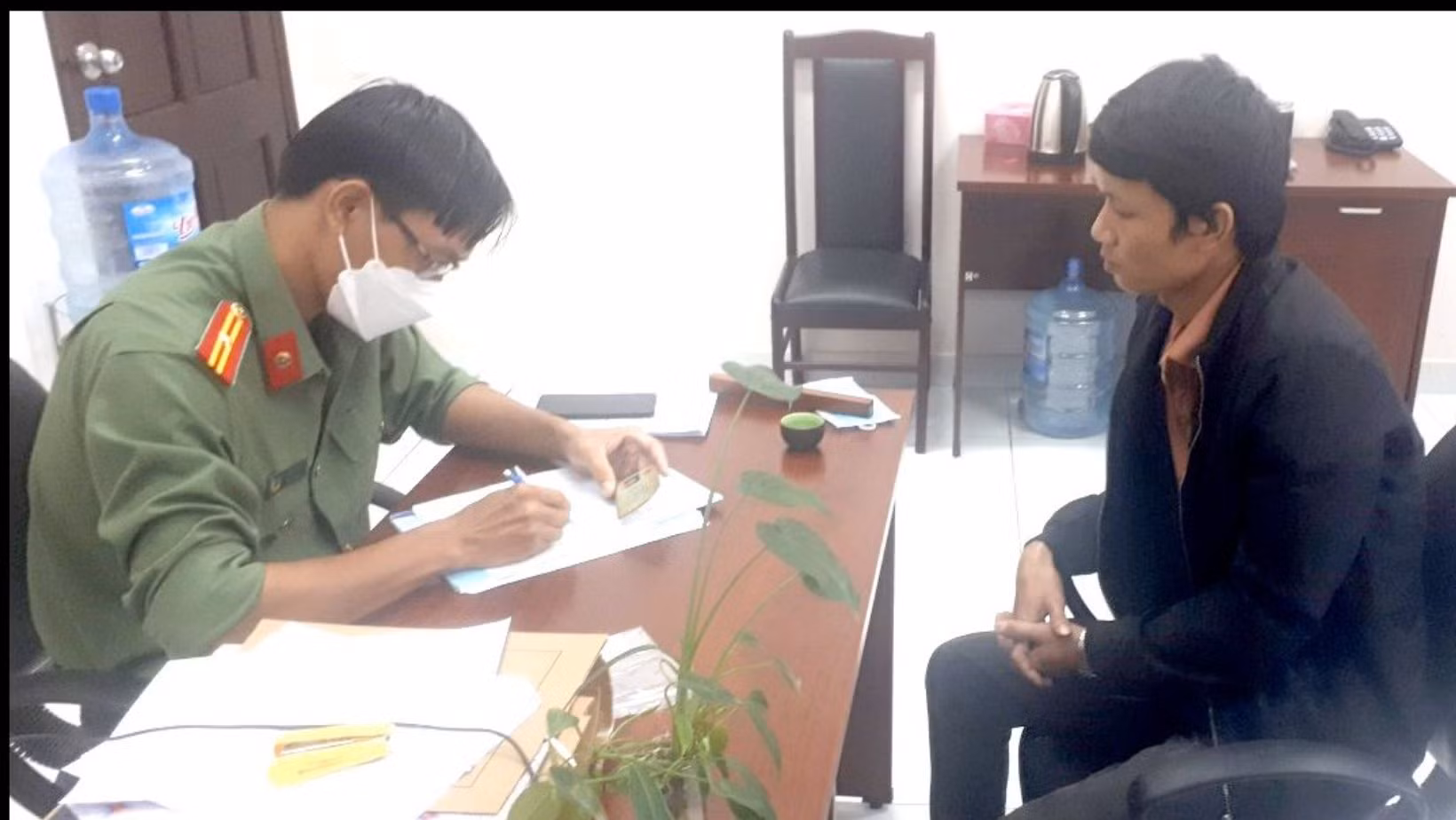 2 người bị phạt 10 triệu đồng vì thông tin sai sự thật về cơ sở khám bệnh -0