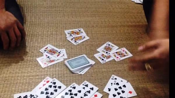 4 cán bộ Chi cục Dự trữ nhà nước huyện Hà Trung đánh bạc tại trụ sở