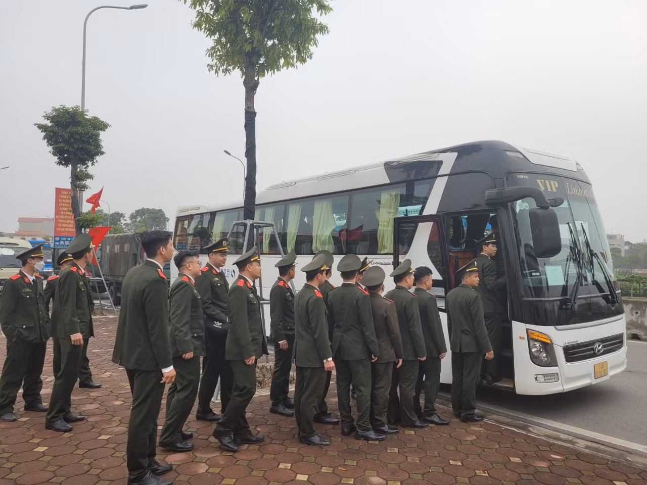 Trường Đại học Hậu cần-Kỹ thuật CAND đưa học viên “ba cùng” với nhân dân -0