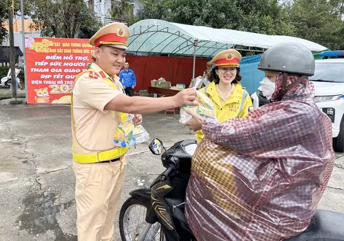 Lan tỏa ấm áp đầu xuân mới -0