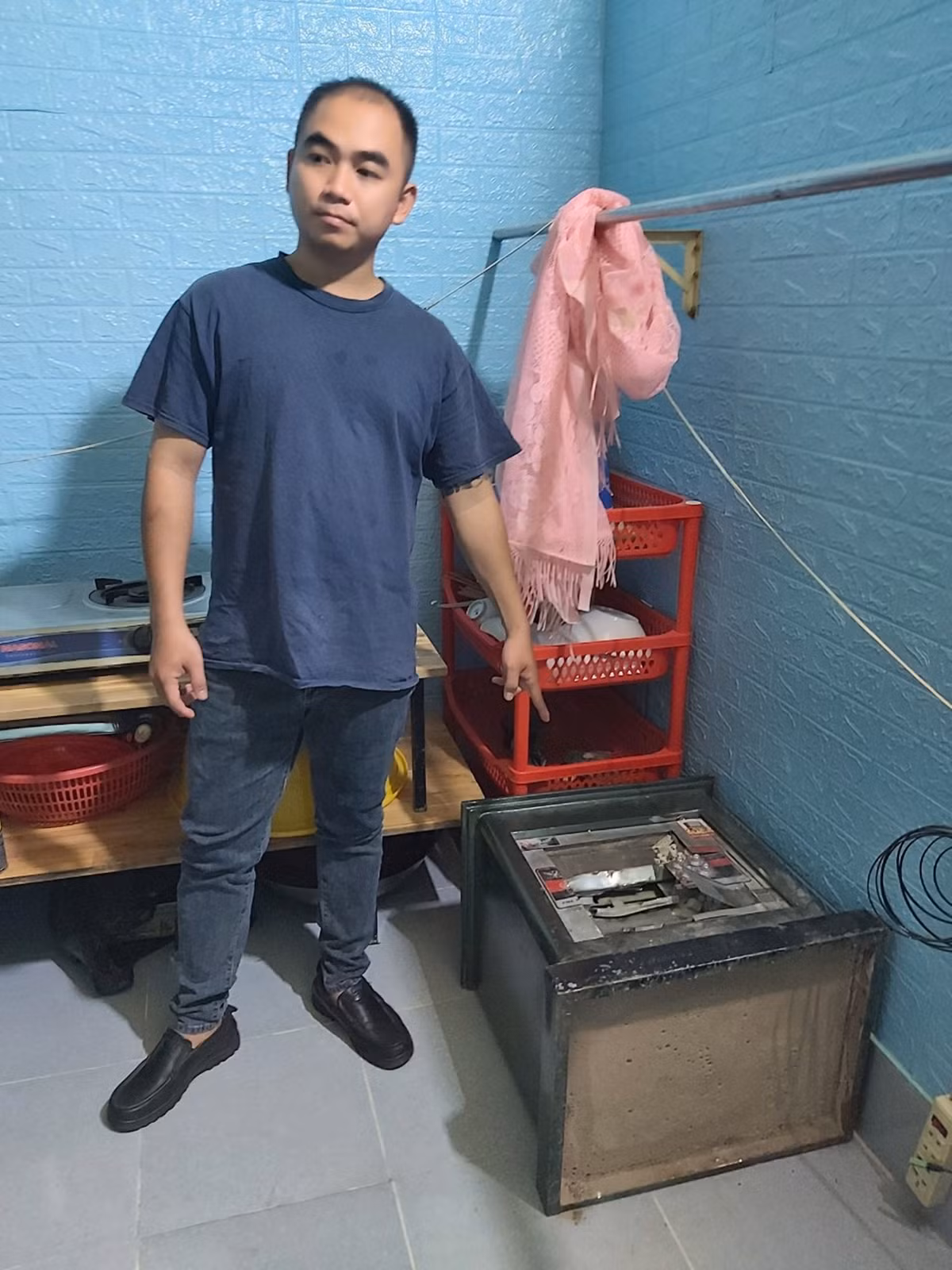 hinh su.jpg -0