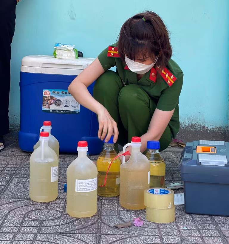 Phát hiện công ty xử lý rác xả nước thải không đúng quy định -0