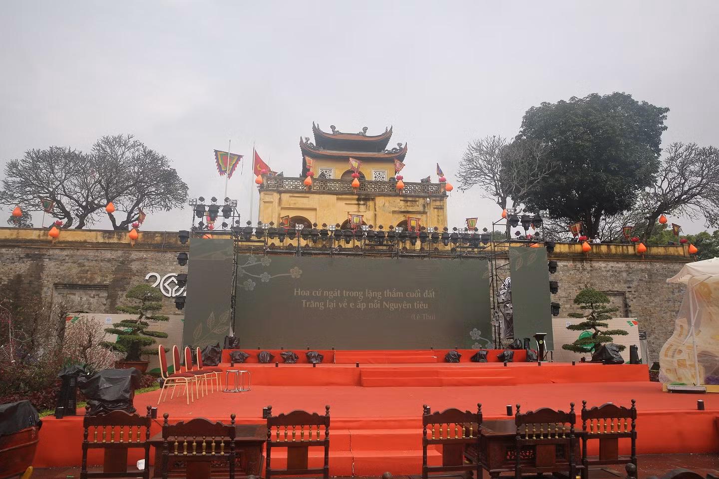 Khách du xuân háo hức khám phá không gian tổ chức Ngày thơ Việt Nam -7