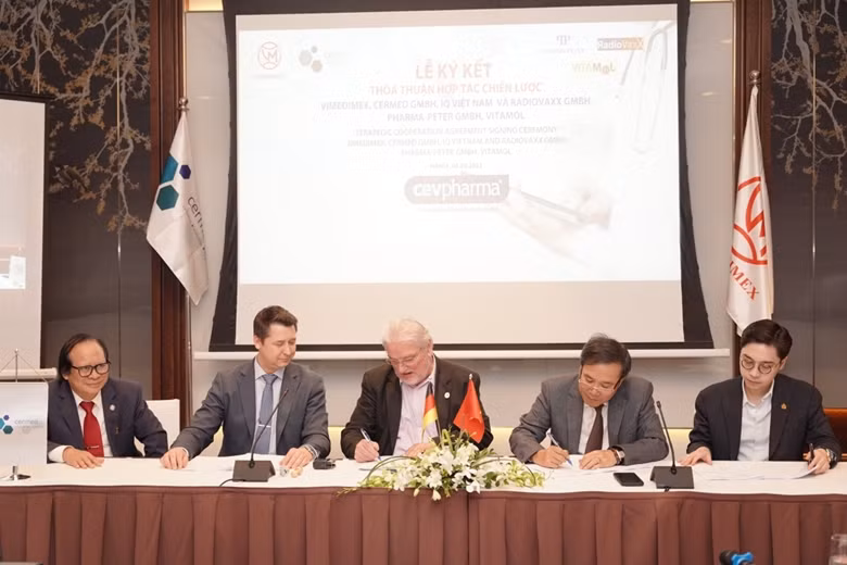 Vimedimex, Cermed GmbH hợp tác ứng dụng liệu pháp trị liệu phóng xạ thụ thể peptide trong chăm sóc sức khỏe -0