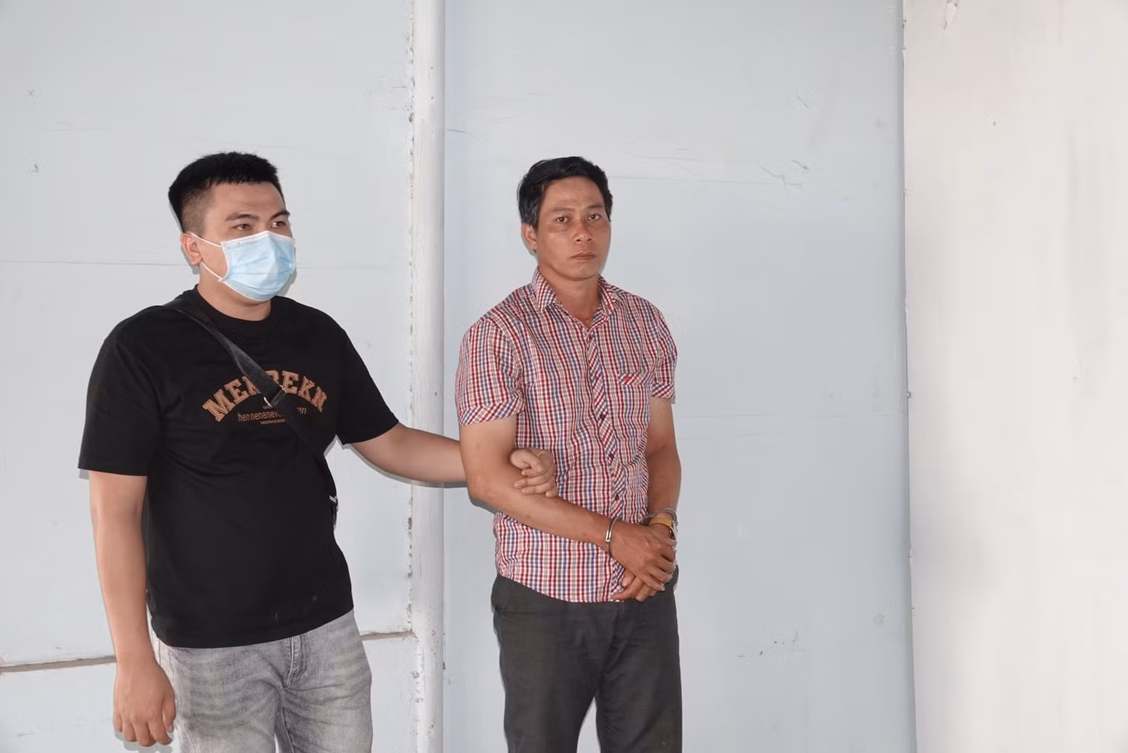 Điều tra, bắt giữ đối tượng 2 lần khống chế chủ quán cà phê để cướp tài sản -0