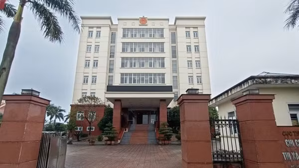 "Mất tích" do vướng nợ nần, nữ cán bộ bị loại khỏi ngành thuế