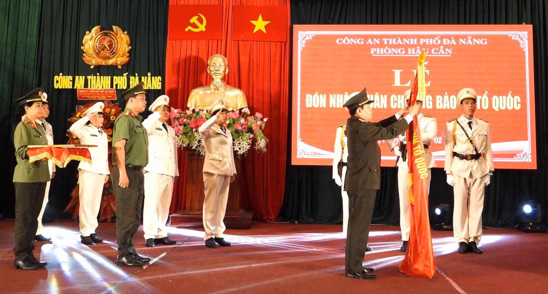 Phòng Hậu cần Công an Đà Nẵng được tặng Huân chương Bảo vệ Tổ quốc -0