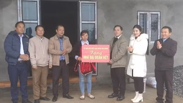 Xuân về bên những ngôi nhà đại đoàn kết
