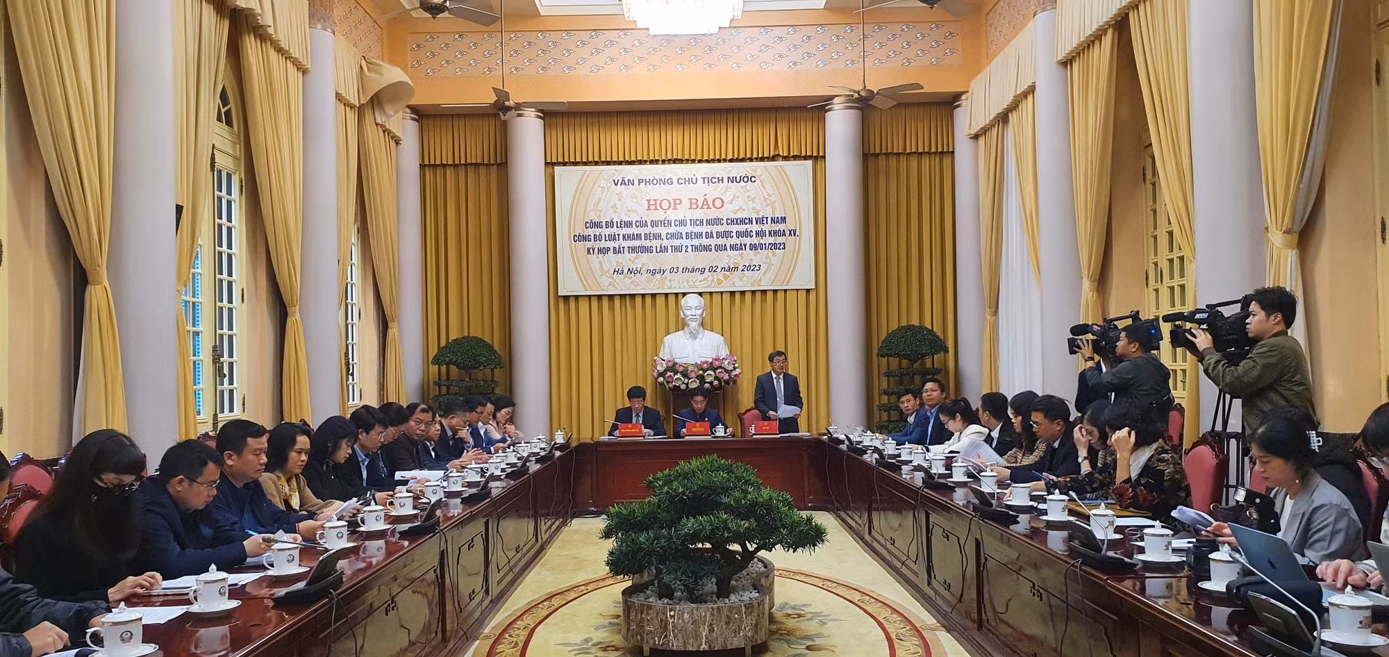 Công bố Luật Khám bệnh, chữa bệnh -0