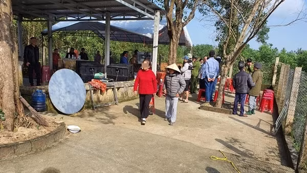 Xử lý nhóm đánh bạc chống đối Công an xã