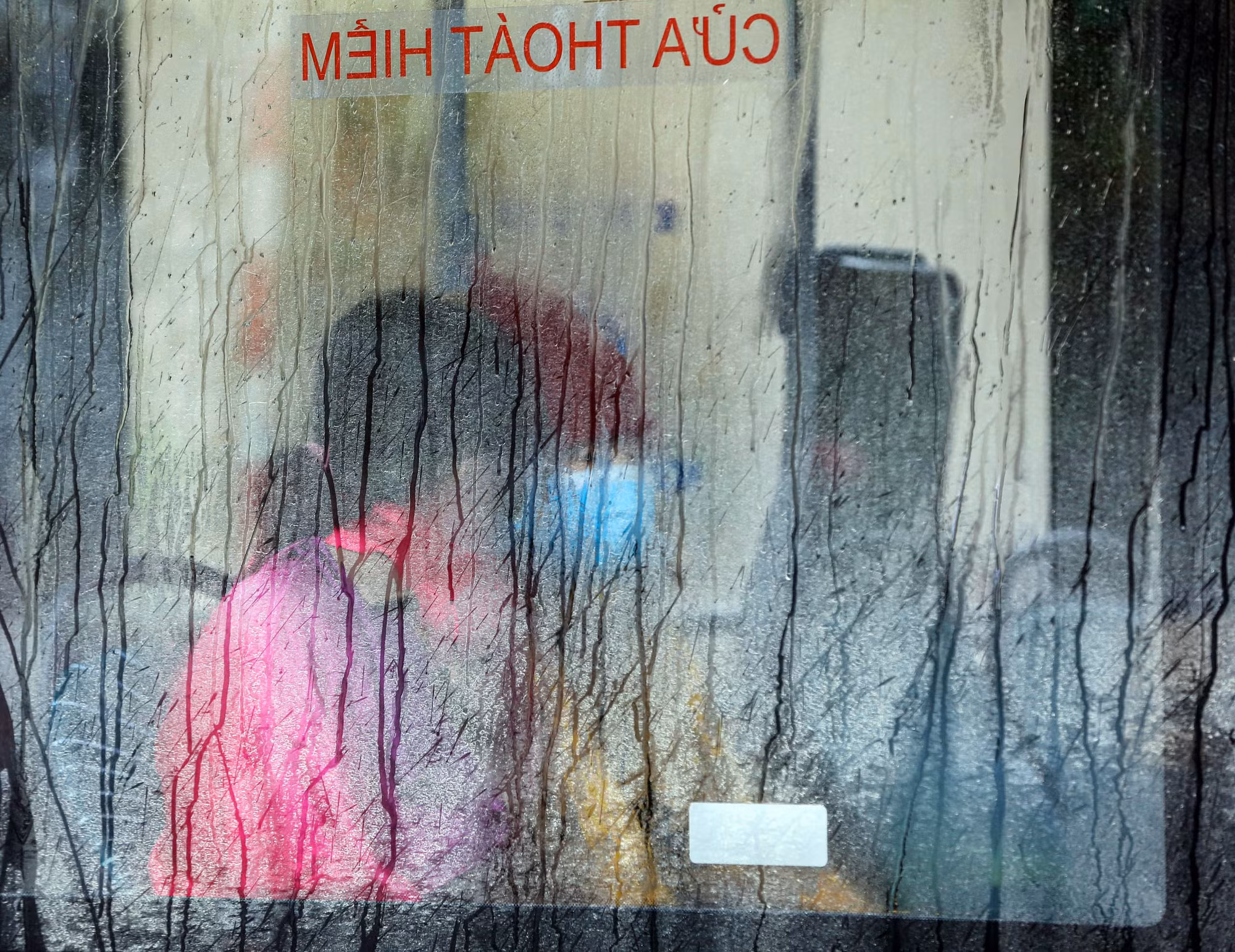 Miền Bắc ẩm ướt kéo dài, Trung Bộ nắng nhiều -0