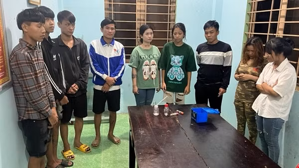 Nhóm nam, nữ “mở tiệc” ma túy đá tại nhà riêng
