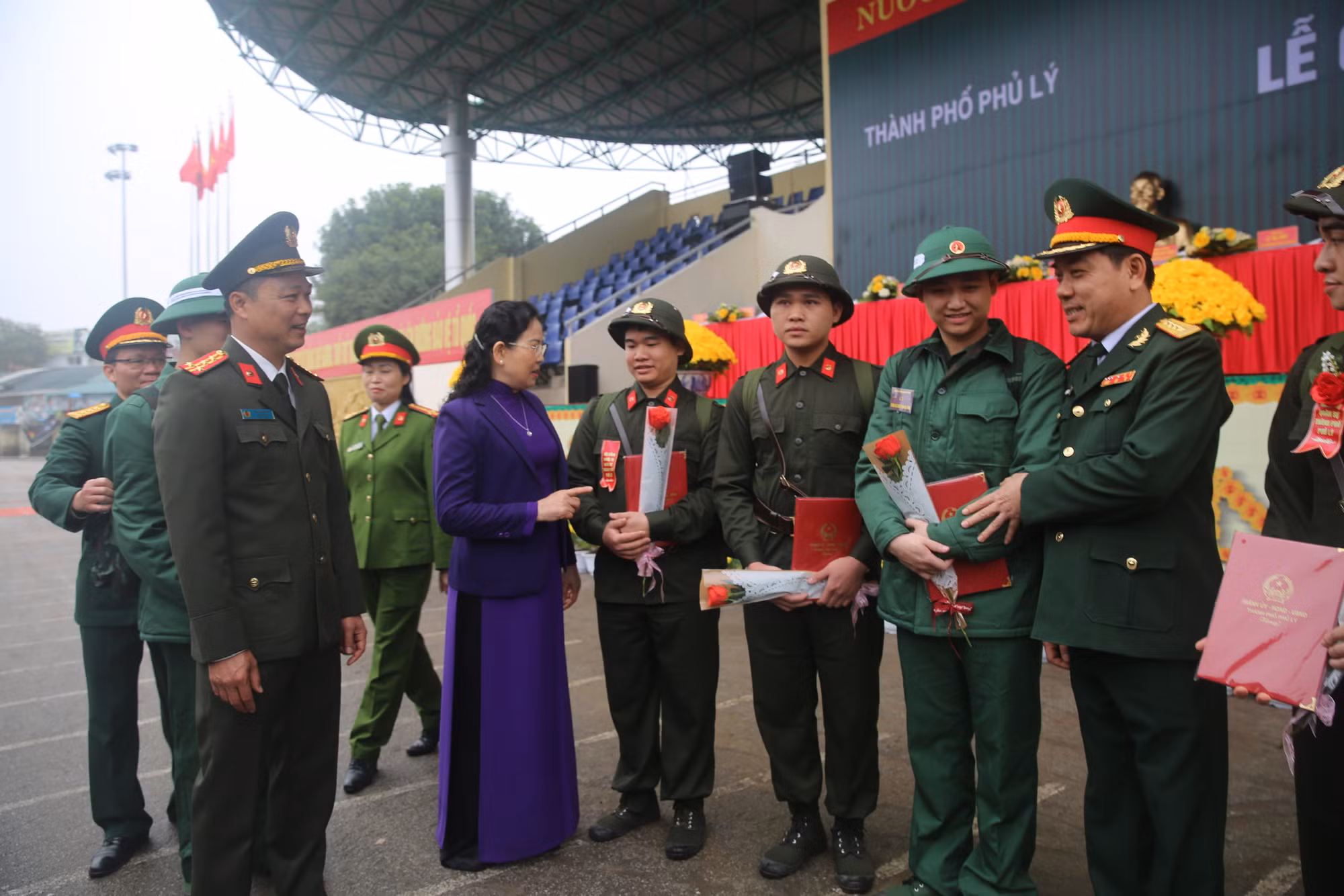 Thứ trưởng Nguyễn Duy Ngọc dự Lễ giao nhận quân ở Hà Nam -0