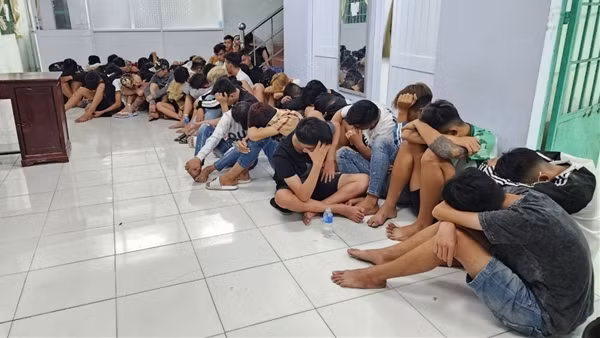 Xử lý nhóm thanh, thiếu niên mang đao kiếm, bom xăng dàn trận “đại chiến”