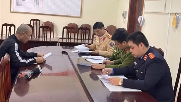 Áp dụng thủ tục rút gọn đối với vụ án "chống người thi hành công vụ" xảy ra tại TP Hoà Bình