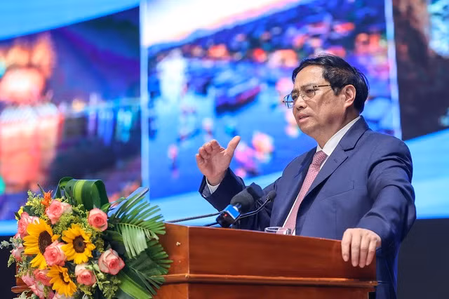 Thủ tướng: Quyết tâm biến Bắc Trung Bộ và Duyên hải Trung Bộ thành vùng đất giàu có, giàu bản sắc văn hóa và nhiều đột phá hơn nữa -0