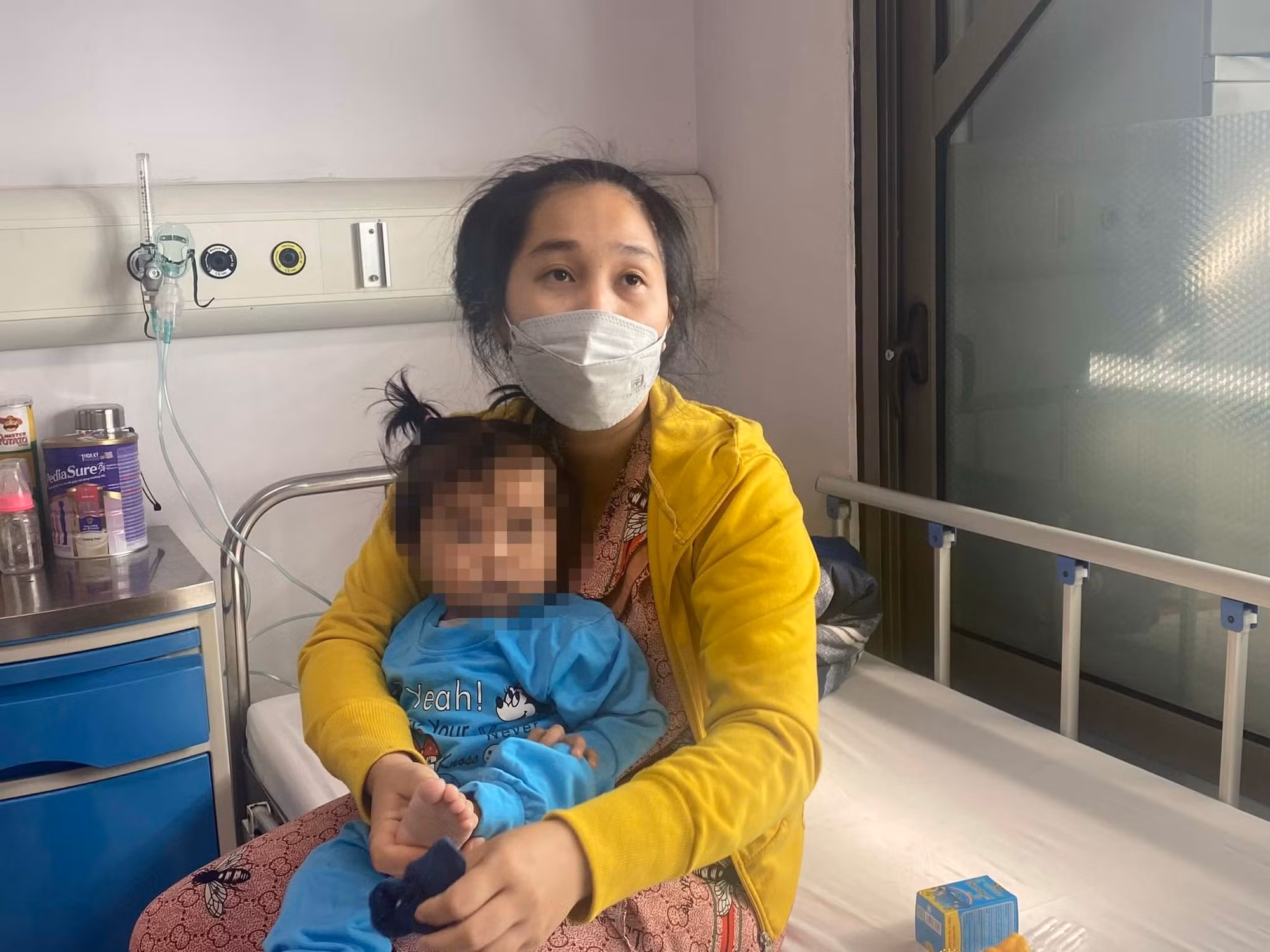 Quyết định đánh cược và ca mổ hồi sinh sự sống cho bé gái 14 tháng tuổi -0