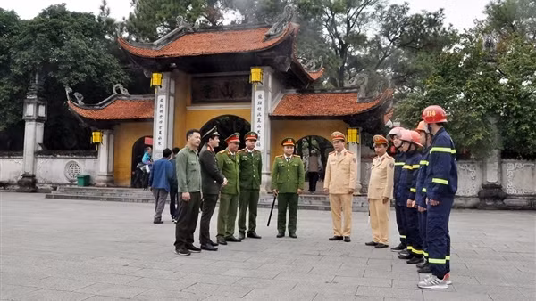 Công an Hải Dương bảo đảm ANTT cho Lễ hội mùa xuân Côn Sơn - Kiếp Bạc
