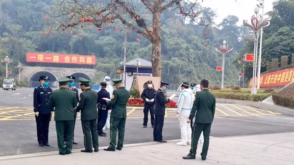 Nhóm người Trung Quốc trốn qua Việt Nam để sang Campuchia làm “việc nhẹ lương cao”