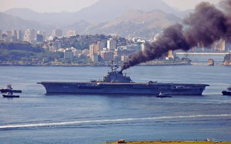 Brazil đánh chìm tàu sân bay 
