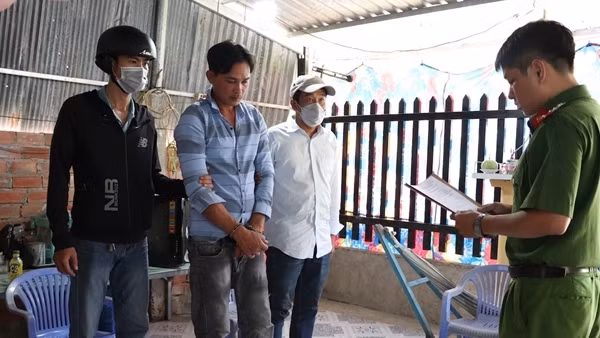 Giật mình với lời khai của tên cướp tiệm vàng là phụ hồ
