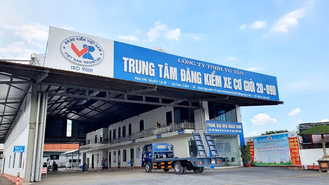 4 bị can tại Trung tâm đăng kiểm 20-09D bị khởi tố vì giả mạo trong công tác -0