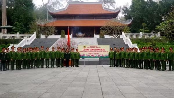 Cục Cảnh sát hình sự báo công dâng Bác tại Khu Di tích K9