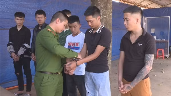 Gây án giết người vì mâu thuẫn vượt xe nhau