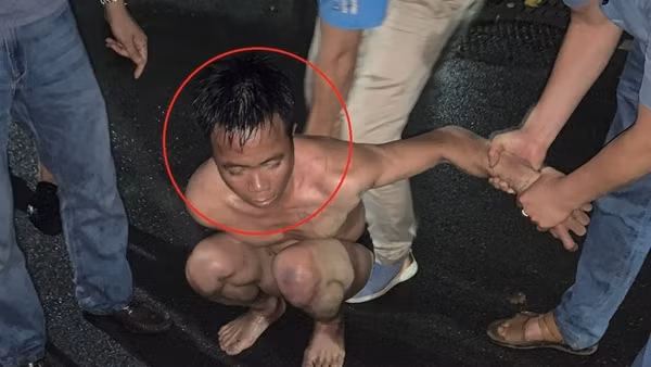 Đối tượng truy nã đặc biệt nguy hiểm lẩn trốn dưới lòng hồ