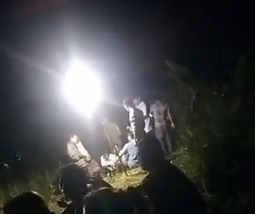 Người phụ nữ bị sát hại, vất xác vào bãi sậy -0