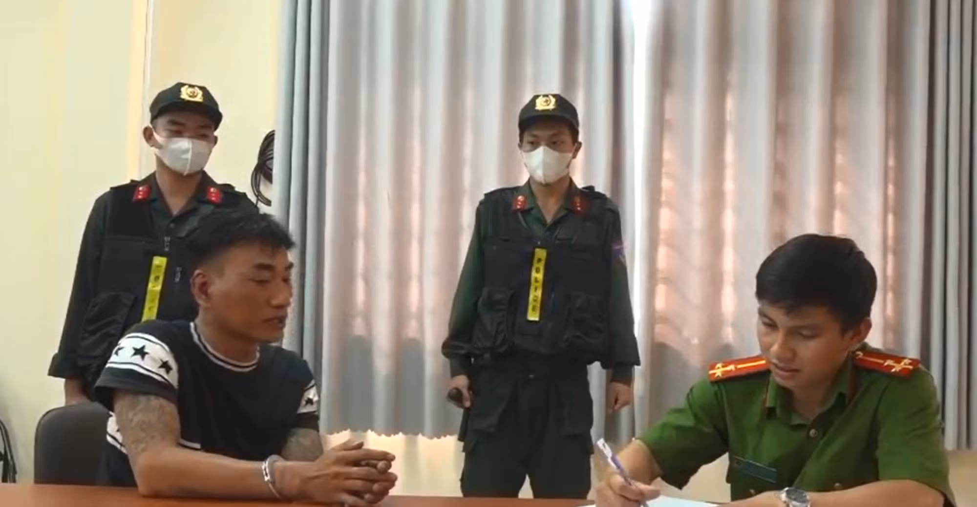 Triệt phá băng nhóm cộm cán thu tiền bảo kê tại khu vực chợ đầu mối Bình Điền -2
