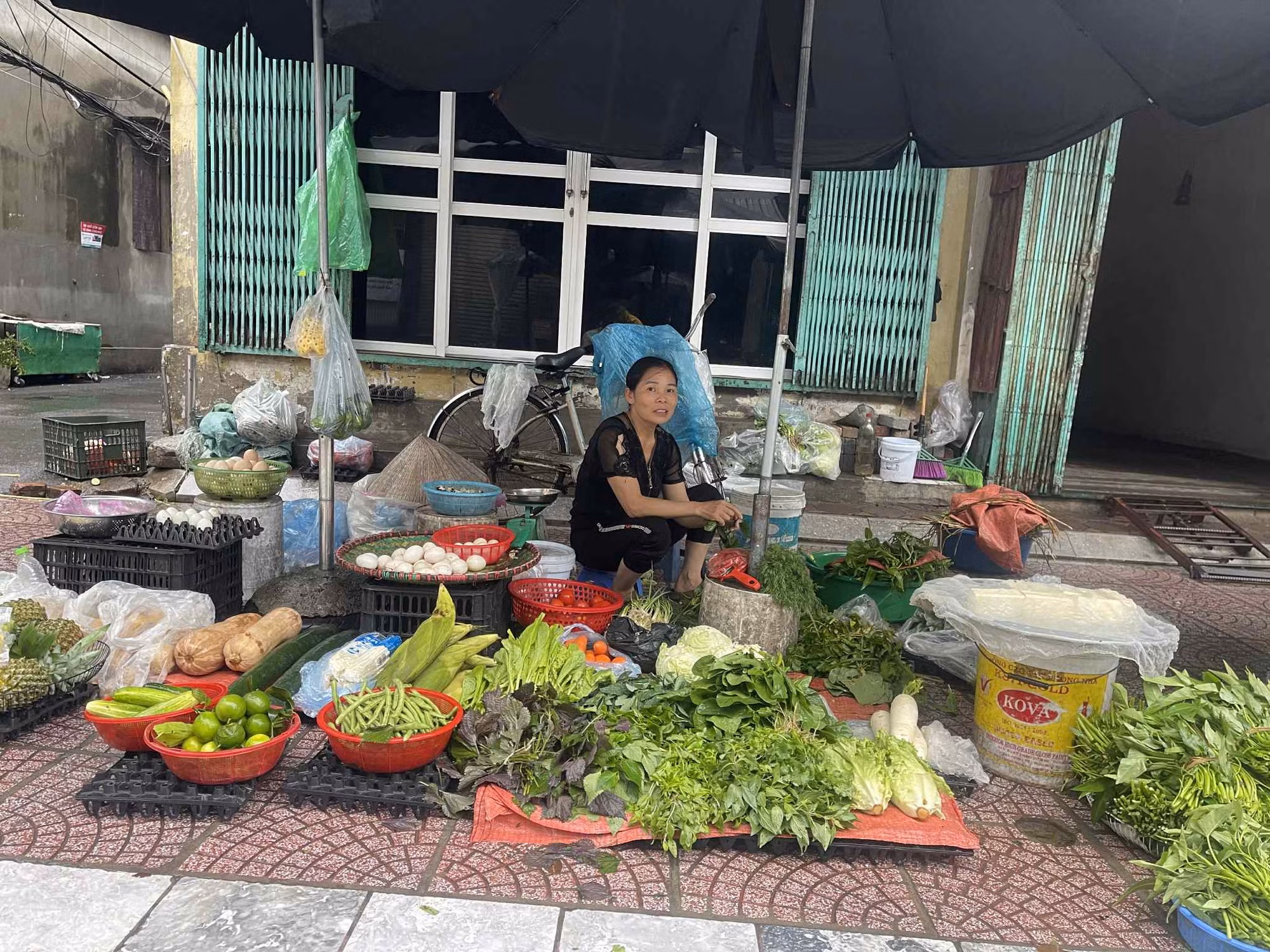 Mưa bão giá nguồn cung hàng hoá, giá cả rau xanh vẫn giữ ổn định -0