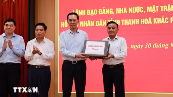 Thường trực Ban Bí thư thăm, động viên, hỗ trợ nhân dân tỉnh Thanh Hóa