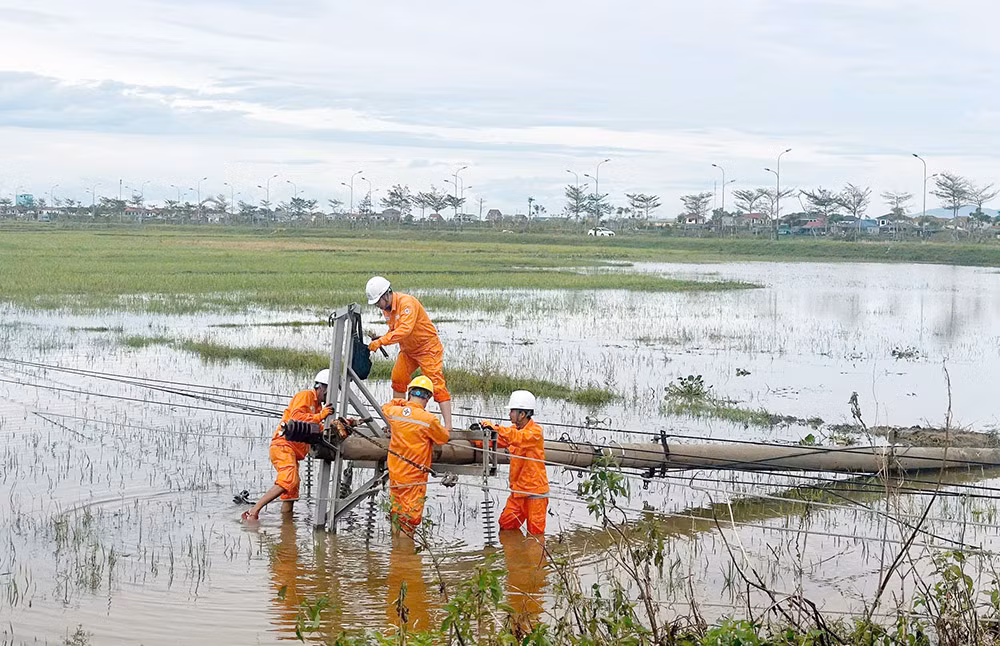 cbnv khac phuc hau qua mua bao.jpg -1