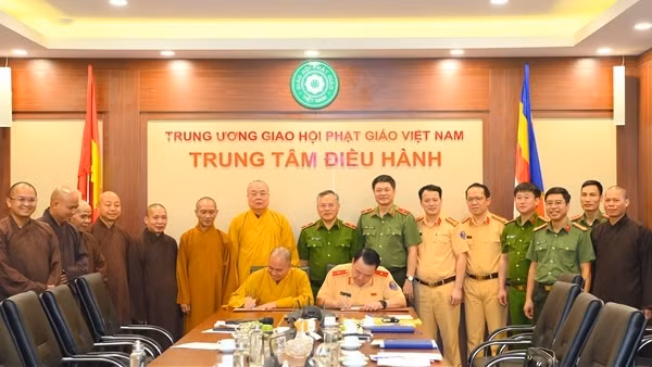 Cục CSGT và Giáo hội Phật giáo Việt Nam phối hợp bảo đảm ATGT