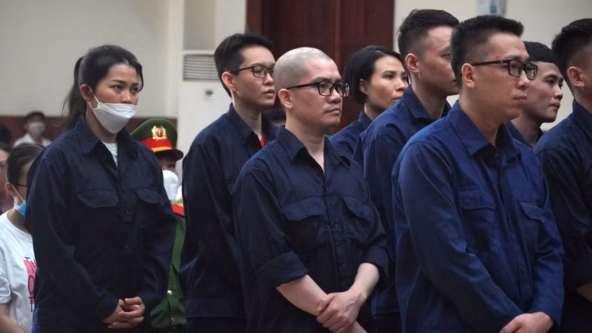 Vợ Chủ tịch Công ty Alibaba được giảm 7 năm tù -0