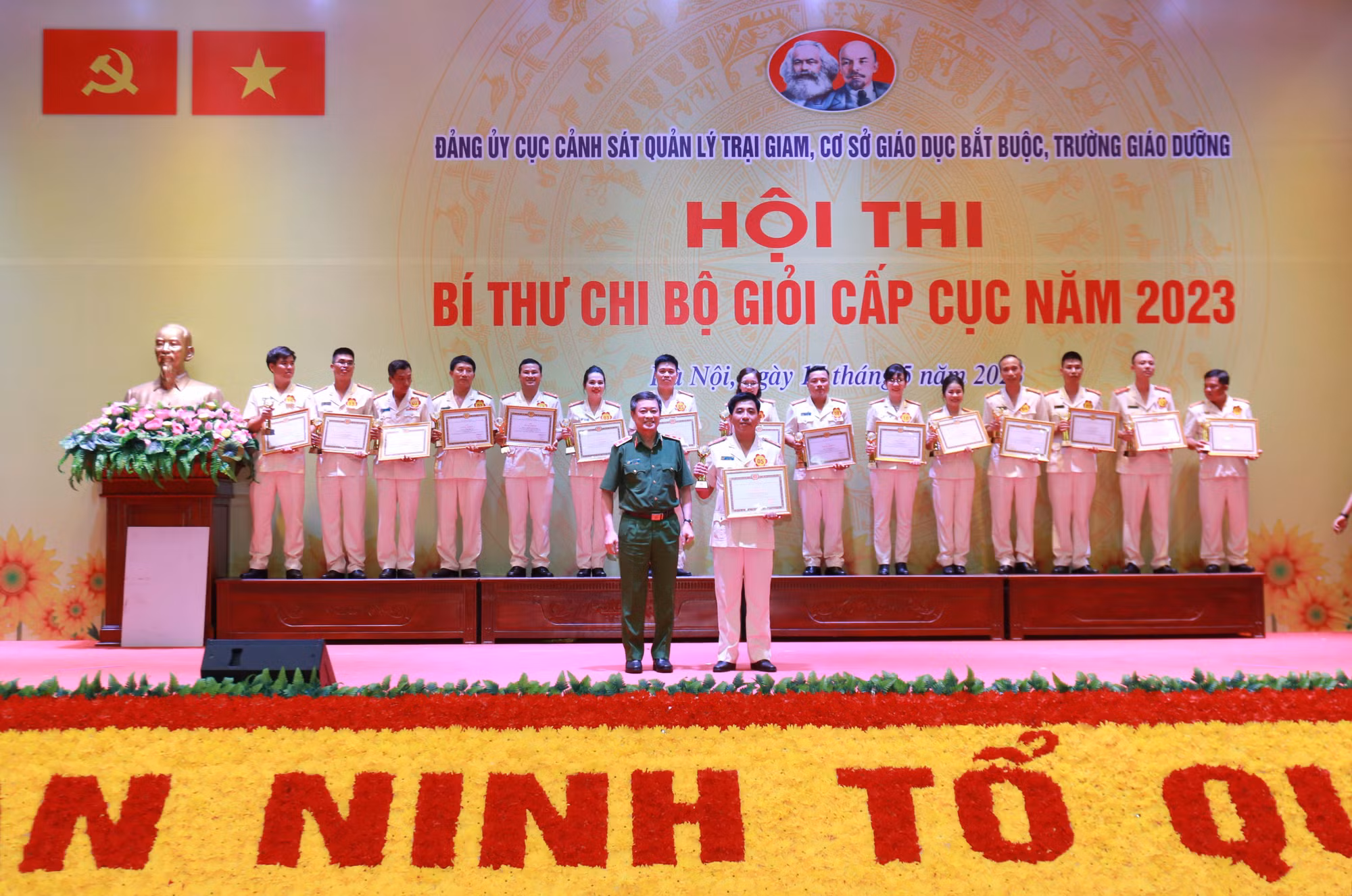 Sôi nổi chung kết hội thi Bí thư chi bộ giỏi lực lượng Cảnh sát trại giam -0