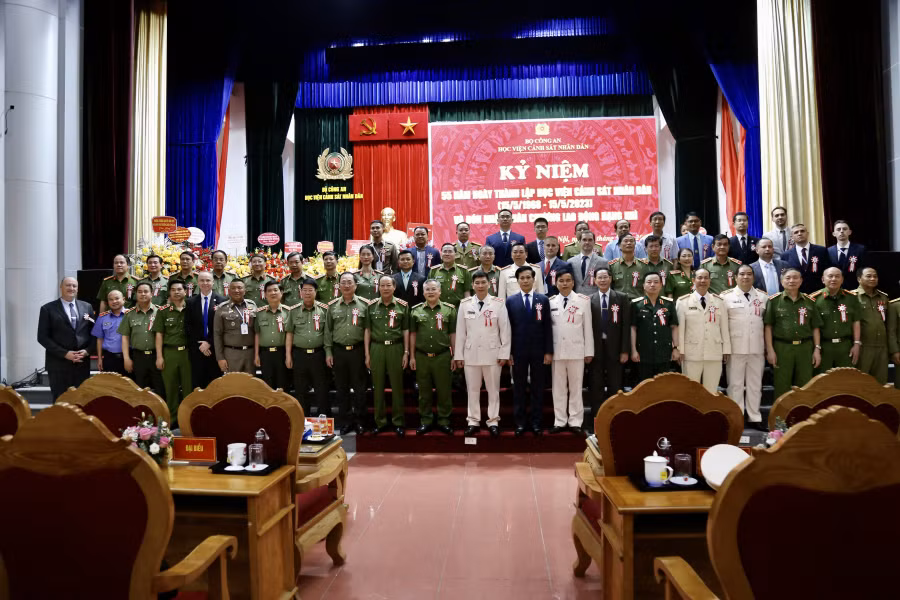Học viện CSND đón nhận Huân chương Lao động hạng Nhì -0