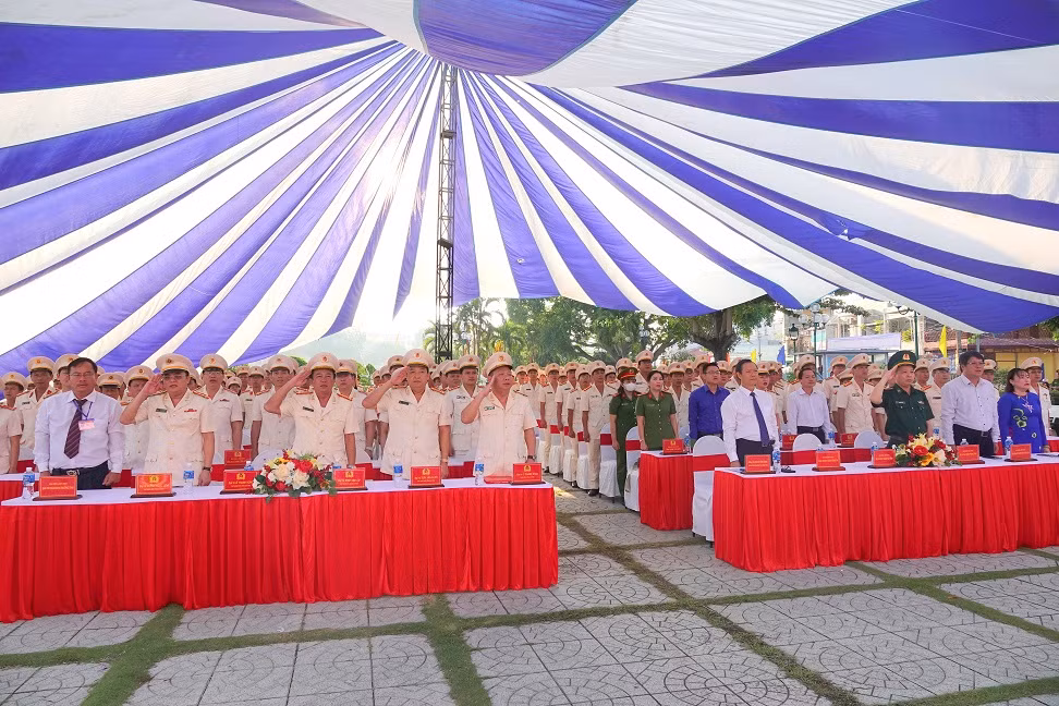 Công an Bình Thuận tổ chức lễ&nbsp;báo công dâng Bác -0