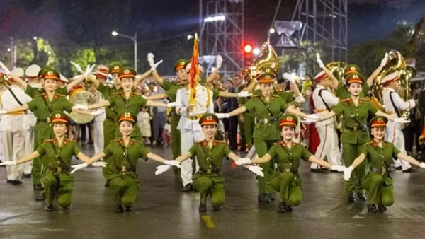 Đoàn Nghi lễ CAND lần đầu tiên biểu diễn tại TP Hải Phòng
