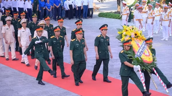 Truy điệu, an táng 96 hài cốt Liệt sĩ quân tình nguyện và chuyên gia Việt Nam hy sinh tại Lào