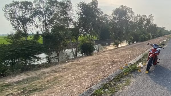 Đôi nam nữ bị cướp khi ngồi tâm sự trên bờ đê