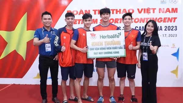 Herbalife Việt Nam thưởng nóng các VĐV Việt Nam đạt Huy chương Vàng đầu tiên tại SEA Games 32