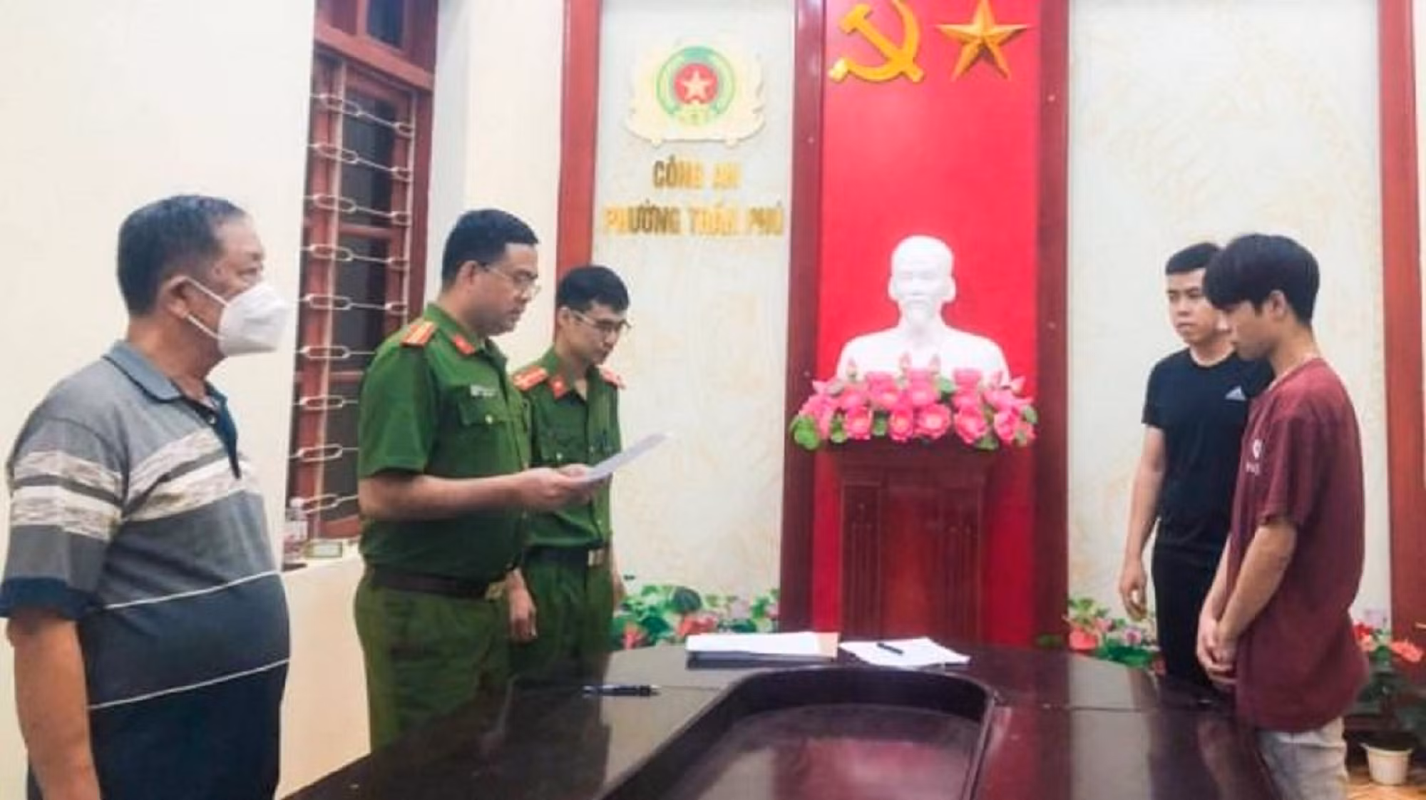 Khởi tố 10 “quái xế” náo loạn vùng biên -0