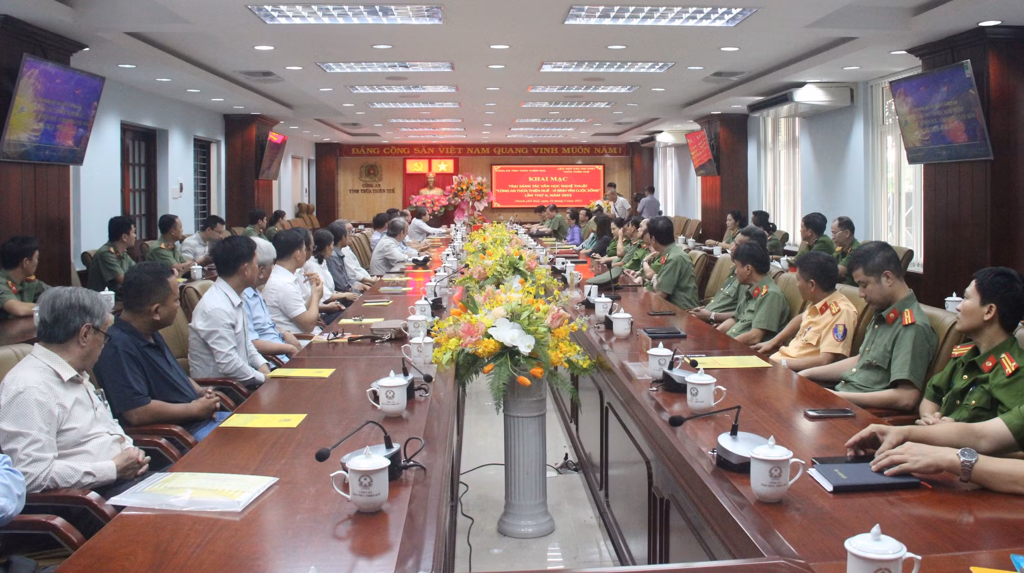 Khai mạc trại sáng tác văn học nghệ thuật “Công an Thừa Thiên-Huế - Vì bình yên cuộc sống” lần thứ II -0