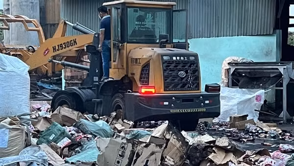 Tiêu huỷ số lượng lớn hàng giả, hàng lậu